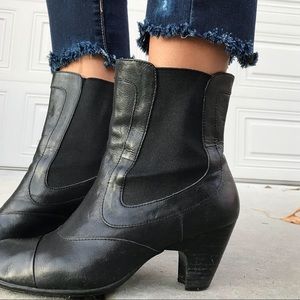 Born black all leather boots.